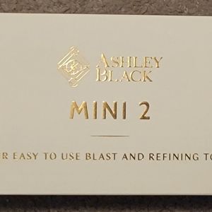 Ashley Black Guru: The Mini 2 fasciablaster massage recovery tool